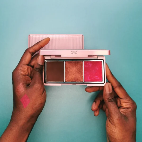 ⁦REVOLUTION COMPLEXXION PALETTE - 4.5G | ريفلوشن باليت للوجه - 4.5 غرام⁩ - الصورة ⁦4⁩