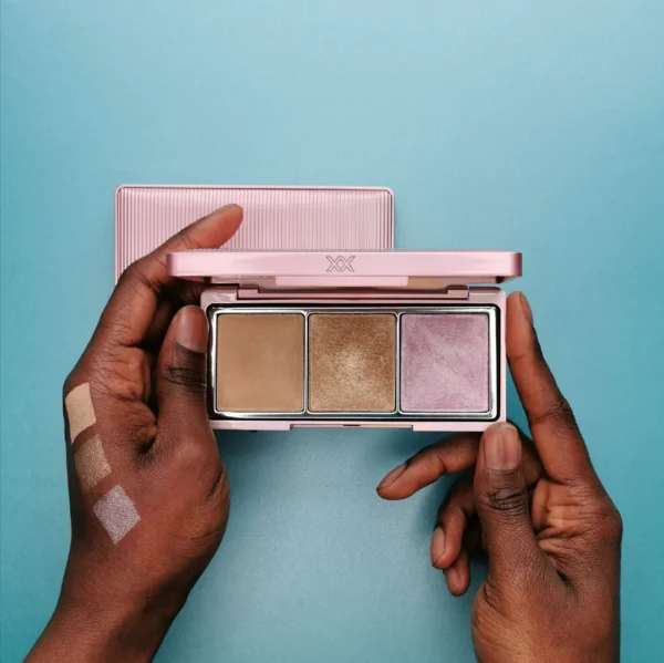 ⁦REVOLUTION COMPLEXXION PALETTE - 4.5G | ريفلوشن باليت للوجه - 4.5 غرام⁩ - الصورة ⁦6⁩