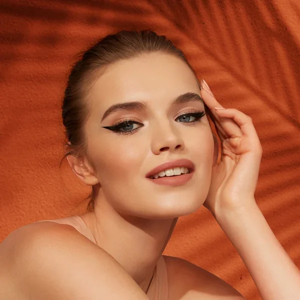 ⁦FLORMAR CONTOUR PALETTE 004 DARK - 10G | فلورمار باليت كونتور 004 غامق - 10 غرام⁩ - الصورة ⁦3⁩